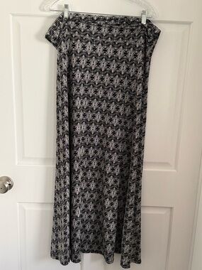 Black and White LulaRoe  Plus Size Maxi Skirt